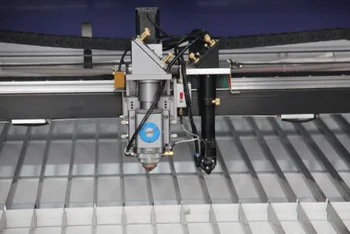Metal non-metal de tăiere cu laser, pentru mașini de sculptat cu steppor driver și motor Ruida operator laser router